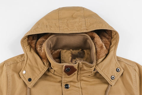 John™ | Elegantne Komandandi Mantel